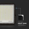 V-TAC 30W fekete házas napelemes LED reflektor, szolár fényvető távirányítóval, természetes fehér - 7830